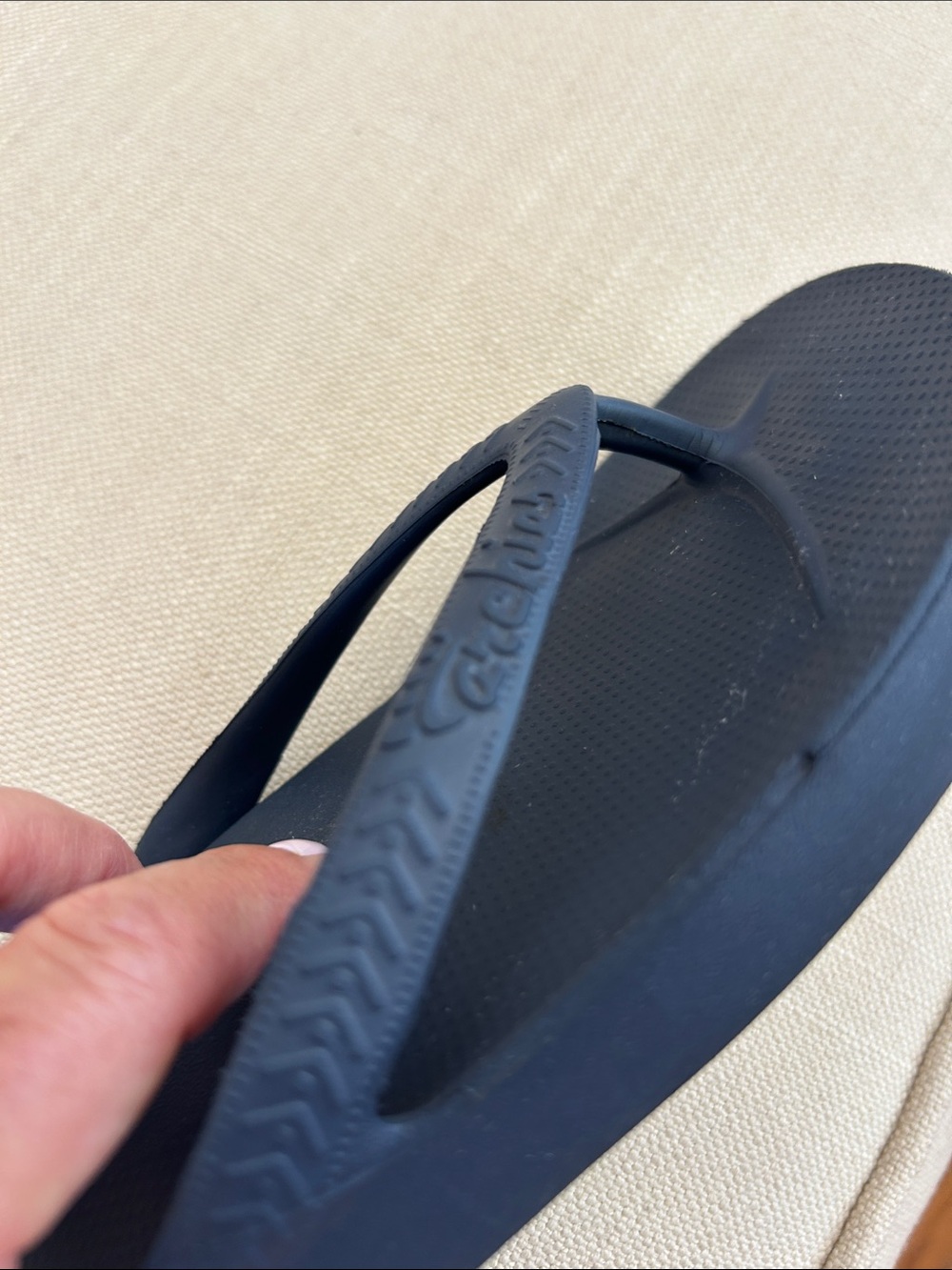 Archie’s Arch Support Navy Comfort Flip Flops Size 6 Men, 7 Women - Picture 4 of 4